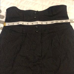 Cute stretchy pencil like skirt w/ diagonal lines